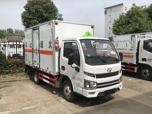 躍進(jìn)福運(yùn)毒性物品廂式運(yùn)輸車(chē)