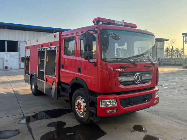東風(fēng)8.2噸水罐消防車(chē)