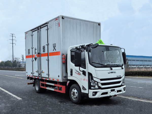 江鈴凱運(yùn)腐蝕性物品廂式運(yùn)輸車(chē)