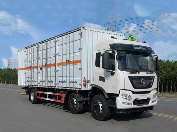 東風(fēng)三軸腐蝕性物品廂式運(yùn)輸車(chē)