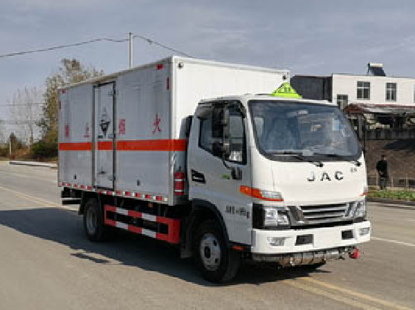 江淮藍(lán)牌腐蝕性物品廂式運(yùn)輸車(chē)