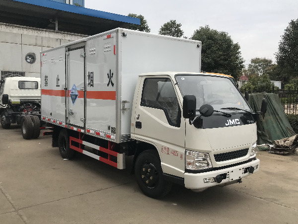 江鈴藍(lán)牌腐蝕性物品廂式運(yùn)輸車(chē)