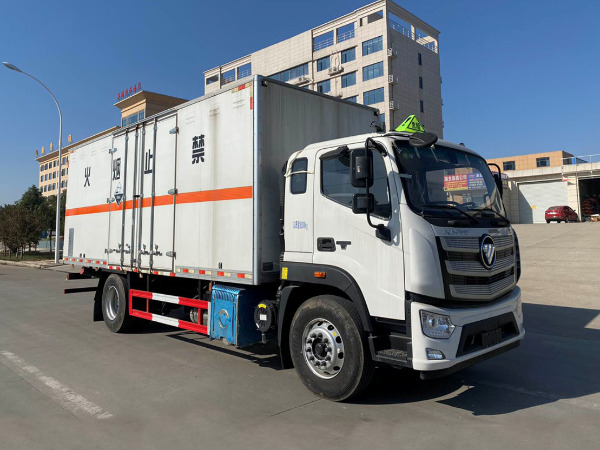 福田歐航腐蝕性物品廂式運(yùn)輸車(chē)
