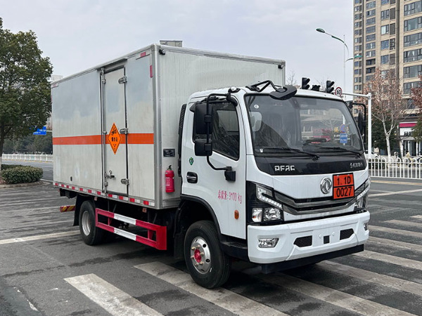 東風(fēng)多利卡5噸爆破器材運(yùn)輸車(chē)