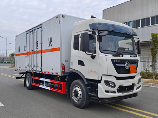 東風(fēng)天錦爆破器材運(yùn)輸車(chē)