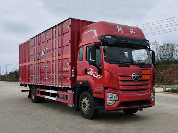 解放JK6腐蝕性物品廂式運(yùn)輸車(chē)
