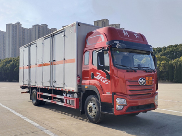 解放JK6毒性和感染性物品廂式運(yùn)輸車(chē)