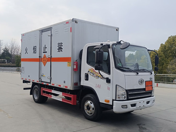 解放3.5噸爆破器材運(yùn)輸車
