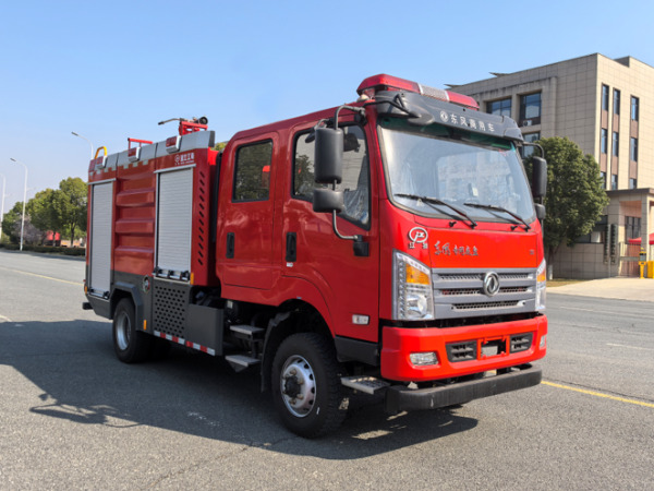 東風(fēng)四驅(qū)水罐消防車(chē)