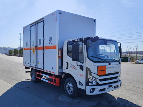 江鈴凱運(yùn)氧化性物品廂式運(yùn)輸車
