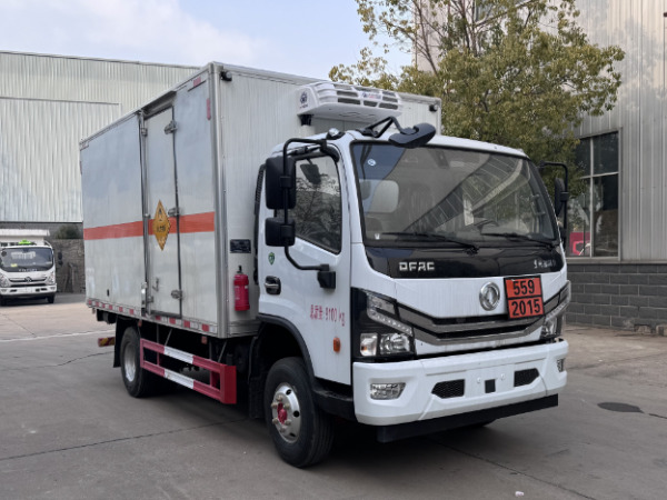 東風(fēng)5噸氧化性物品廂式運(yùn)輸車
