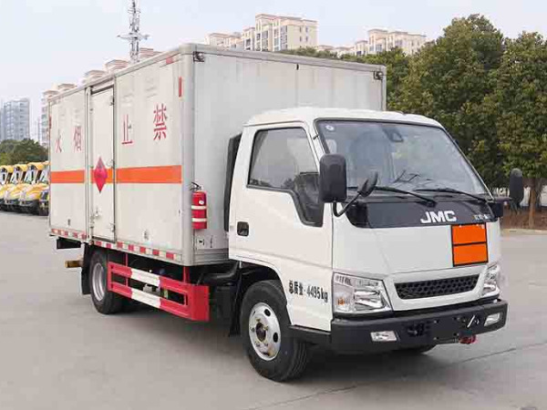 江鈴易燃?xì)怏w廂式運(yùn)輸車(chē)