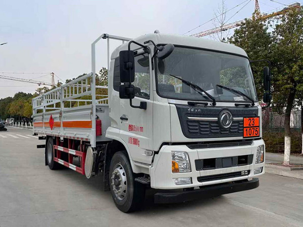 東風(fēng)天錦氣瓶運(yùn)輸車