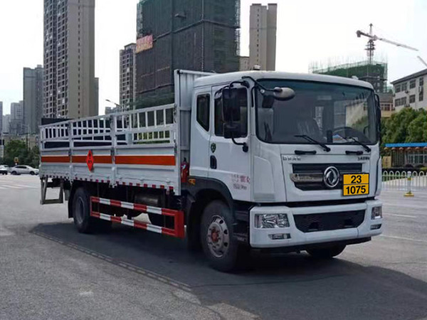 東風(fēng)D9氣瓶運(yùn)輸車